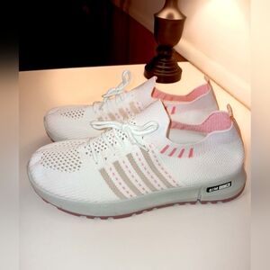 Women Sneaker Breathable Shoes Knit Casual Lace Up Outdoor Shoes Comfortable Low